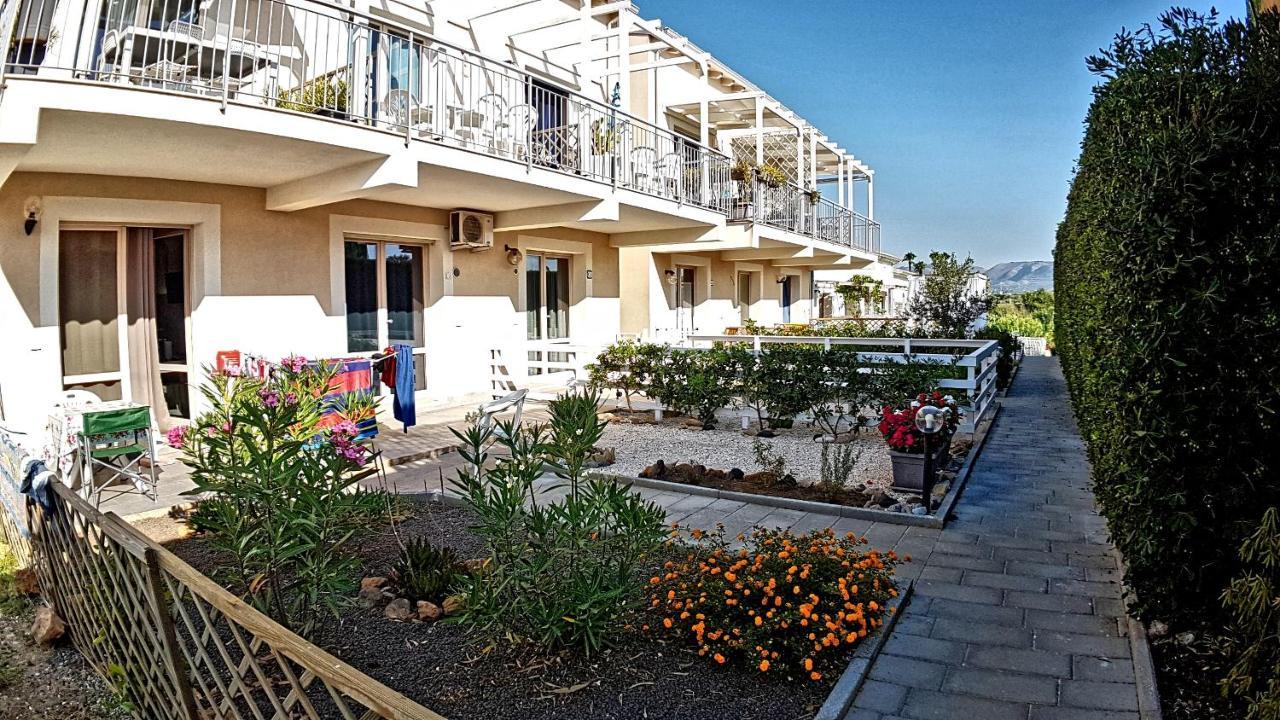 كالابيرناردو Asinaro Residence - Fronte Mare المظهر الخارجي الصورة